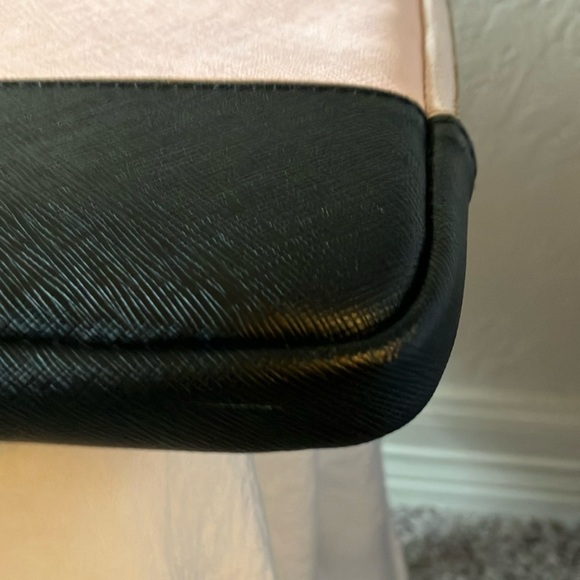 Kate Spade: Pink& Black Padded Laptop Sleeve- Gold Tone - Picture 10 of 16